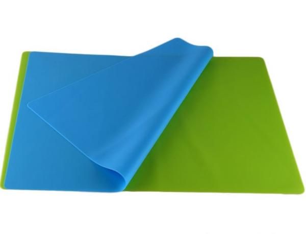 Anti-Skid and Easy Cleaning Silicone Table Mats for Western Food in Rectangle Shape