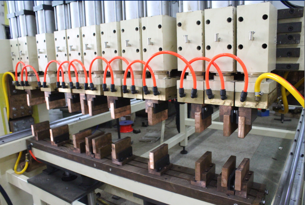 Замораживатель/сварочный аппарат пятна ДК сетки конденсатора пневматический