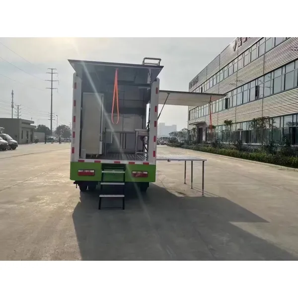 Outdoor Kitchen Fast Food Truck with Cooking Equipment