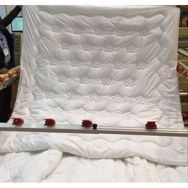 Тюфяк одеяла кровати компьютеризировал лоскутное одеяло машины одиночной иглы выстегивая делая швейную машину