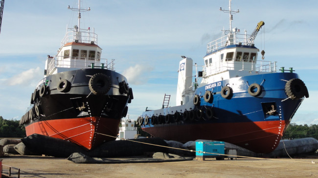 Стыкующ воздушную подушку корабля резиновую спасите плавая запуская пневматическую воздушную подушку