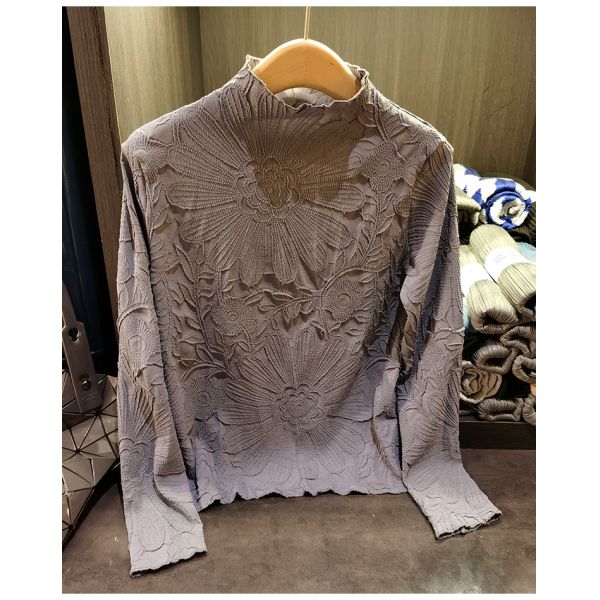 Japanese Pleated Stand Collar Long Sleeve T-shirt Top Printed Pleated Embodying Pleated Process Makes Flower Fashionable