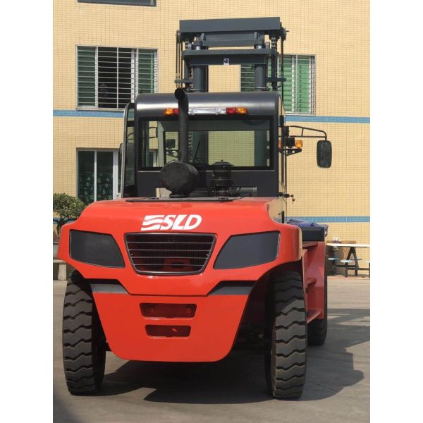 Material Handling 14 Tonne Heavy Lift Forklift  Engine