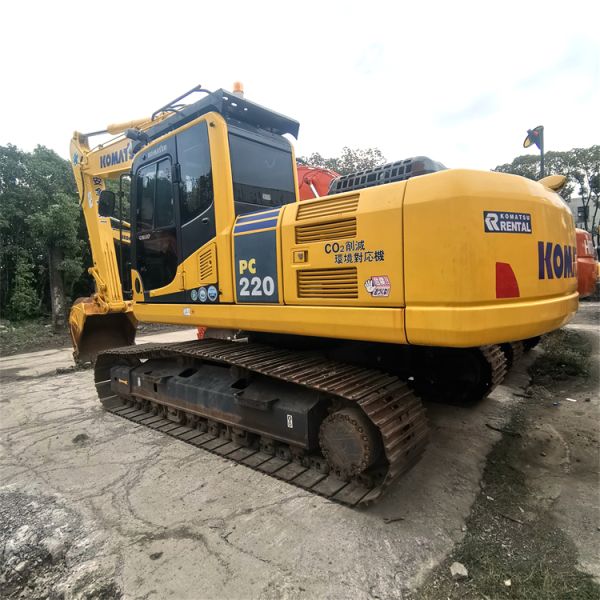 Good Condition 22 Ton Hydraulic Used Komatsu PC220-8 Excavator from Japan in Shanghai