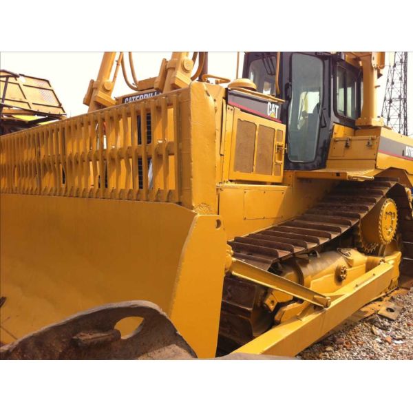 Used Bulldozer Caterpillar D7R/Dozer Cat with Cummins Engine in Excellent Condition