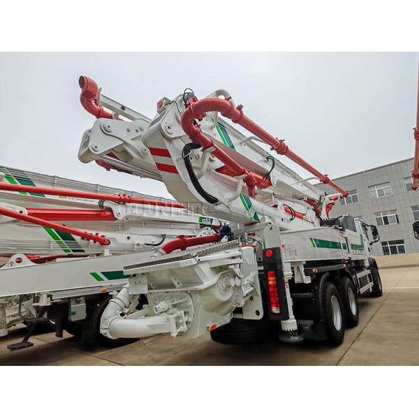 Camion malaxeur-pompe Howo TX chinois, coût 25m 38m 42m 6X4 440CV, camion pompe à béton