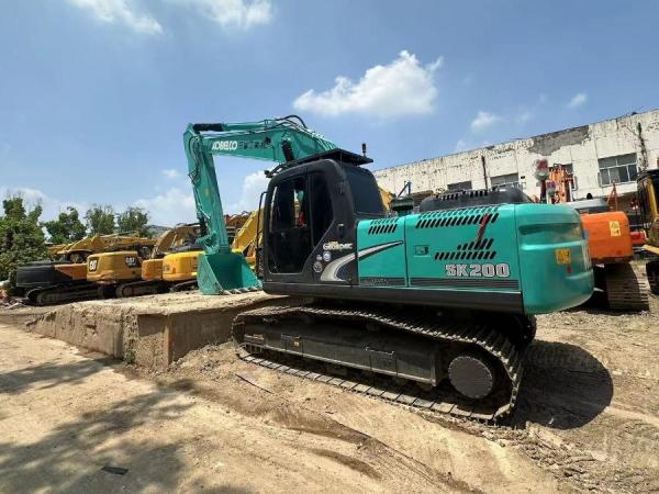 Excavateur d'origine Midi ancien utilisé Kobelco SK200 114KW 20Ton