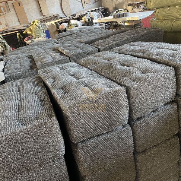 Wires Dia 0.15-0.32 MM Knitted Wire Mesh Customized Filtering