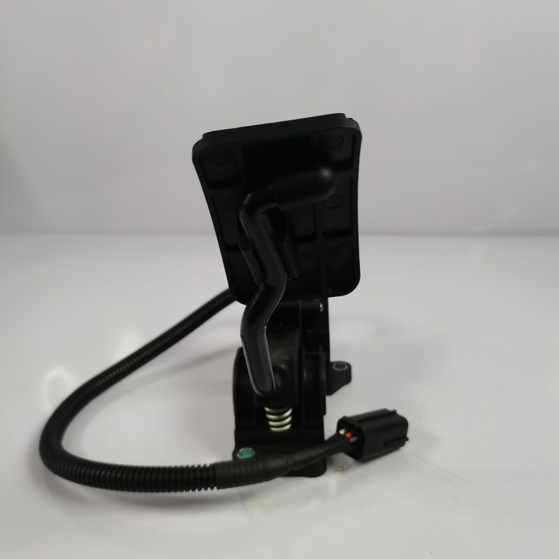 FAW J6 truck parts electronic throttle pedal 1108010-82T.