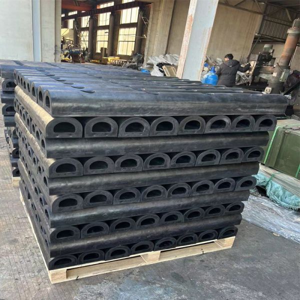 Rubber Dock Bumper High Pressure Tolerance Shock Absorption Tear Resistance