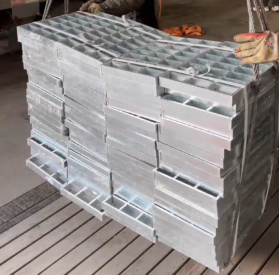 API Certified Hot Dip Galvanized Steel Grates for Sidewalks Upgrade Your Sidewalks