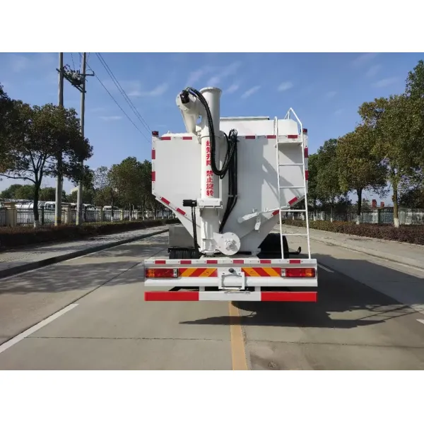 Heavy-Duty 15m3 Bulk Feed Transport Truck for Poultry