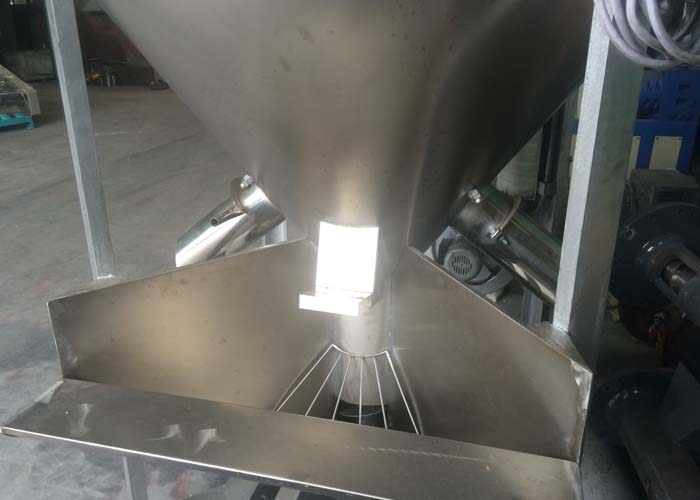 Ехать на автомобиле машина пластикового материала Кв 6-15 смешивая, машина смеси вертикальной структуры 1000Л пластиковая