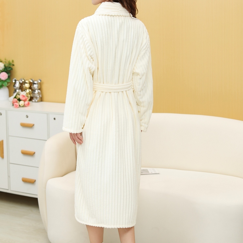 Quick Drying Cream Coral Fleece Bath Robe 300 Grams Soft Material 120cm 85% Polyester 15% Polyamide