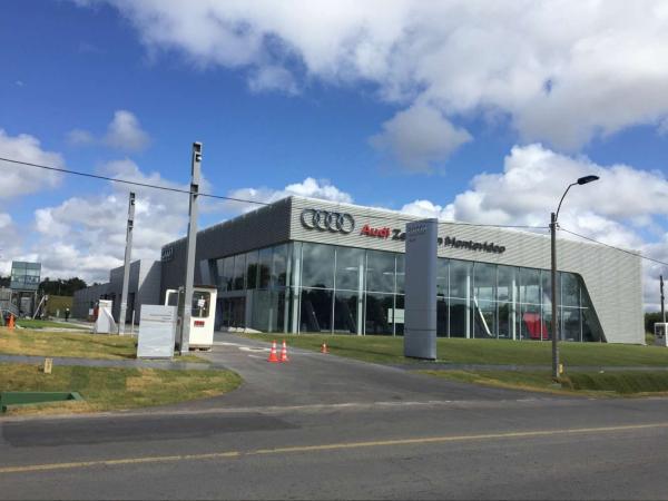 Modern Prefab Steel Structure Commercial Building Aesthetic Appeal