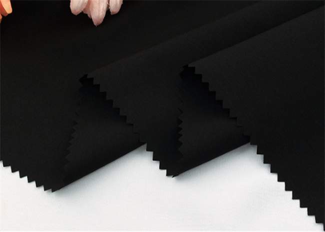 Водоустойчивая скрепляя ткань куртки зимы полиэстера 107GSM ЛЮБИМЦА T400