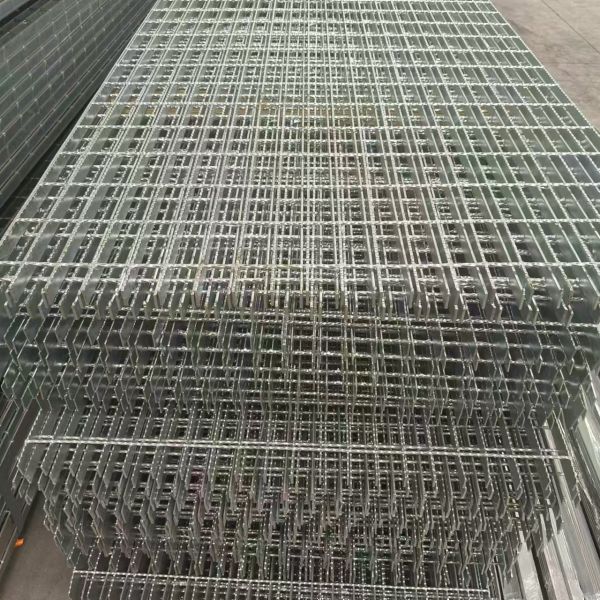 プレス 錠 の 鉄格子: 安定 する ため に 安定 し て 固い 格子