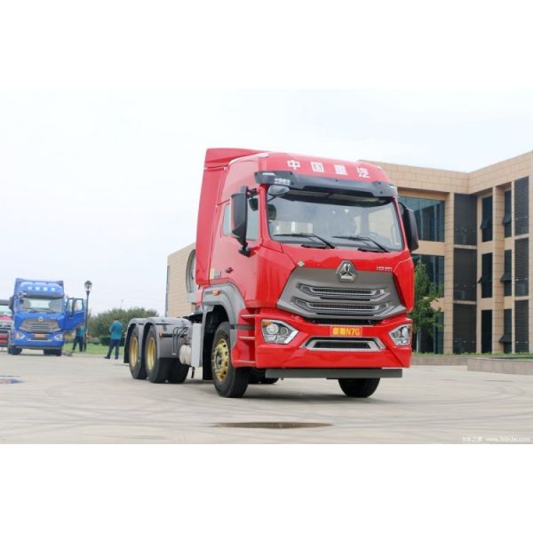 EURO 5 Manual Transmission SinotruK Haohan N7G 4*2 6*4 CHG LNG Special Truck Traction