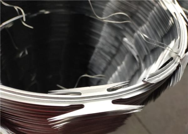 Q195 Steel Type Barb Tape CBT 65 Razor Wire , Concertina Barbed Wire