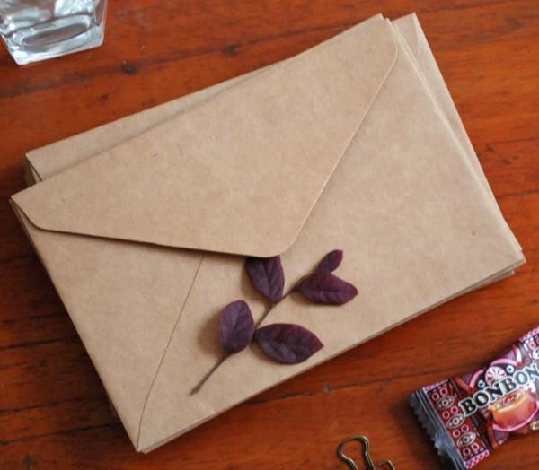 Custom A6 Kraft Paper Envelopes Black White Artistic Pouches For Postcards Photos Invitations Business Cards Gift Bag