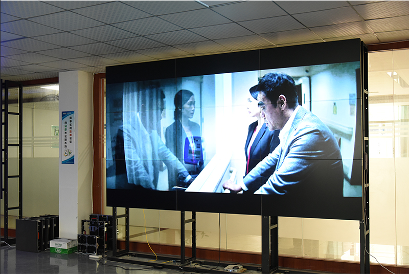 Dustproof Commercial Video Wall 4×4 Floor Stand 3.5mm Bezel Wide Viewing Angle