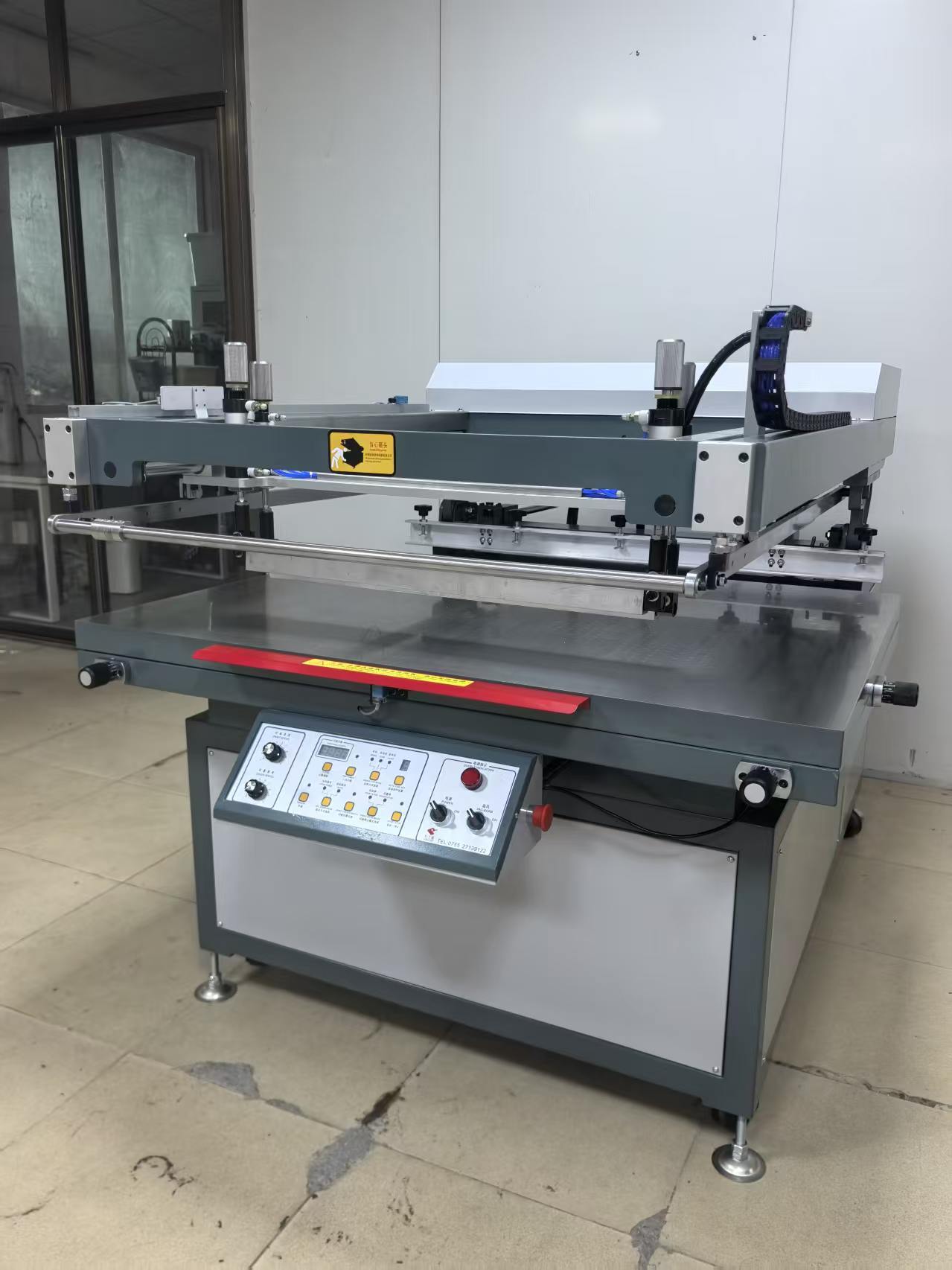 Semi-automatic Swing Arm Screen Printing Machine with Swing-up Arm Structure, Adjustable Printing Speed, and Pneumatic Driving System