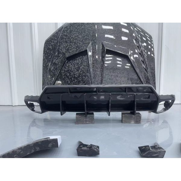 Black Lamborghini Body URUS Upgraded 1016 Hood Spoiler Wide Body Kit