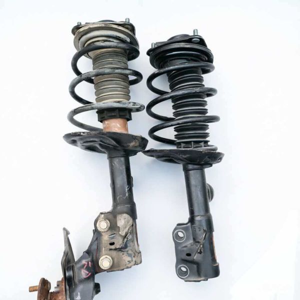Used Original Front Shock Absorber Assembly for Toyota Avalon
