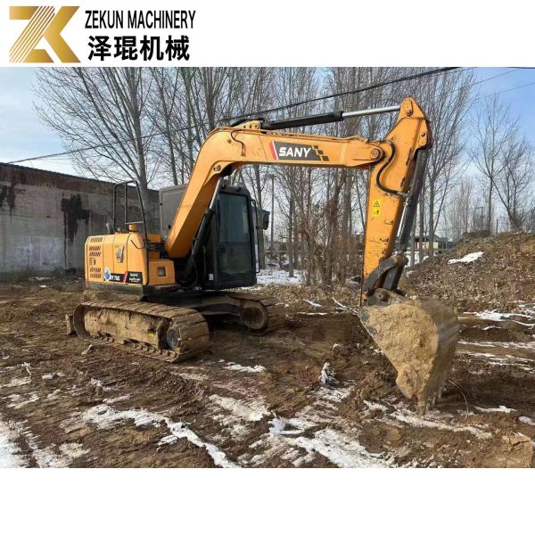 7.5ton SANY 75C Excavator Usado com outro cilindro hidráulico e em 2015