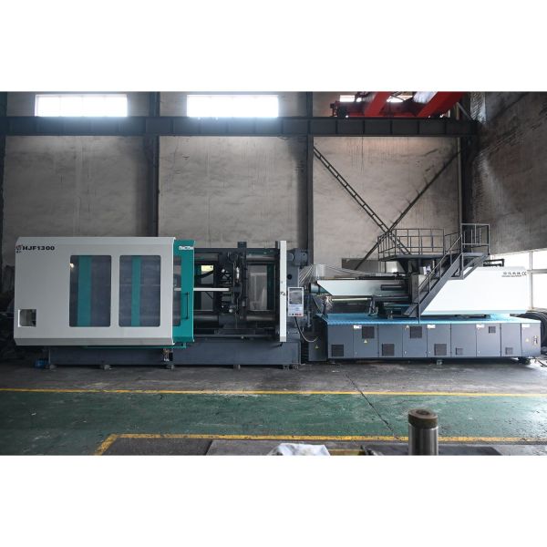 Heating System Auto Injection Molding Machine with 1026g Injection Capacity and High Voltage Power Supply