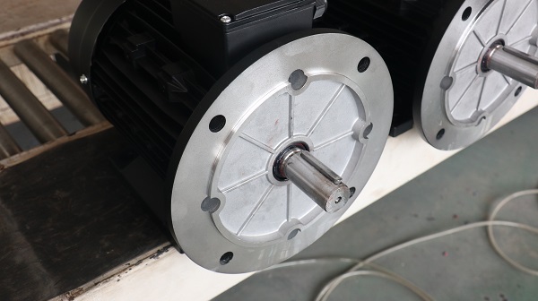 МС100Л1-4 мотор Ак алюминия 2.2КВ 3ХП трехфазный