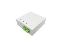 Boîte de sortie de fibre optique intérieure FRB-4C pour DIN 35 mm montée sur un rack OTB blanc
