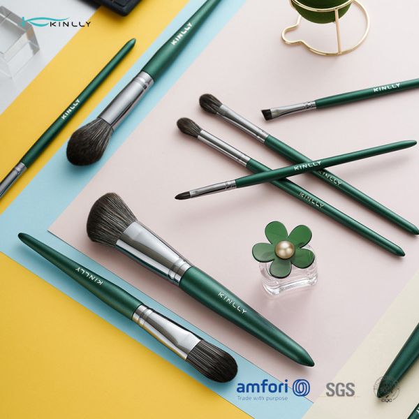 Green Wooden Handle 10piece Cosmetic Makeup Brush Set With Synthetic Hair