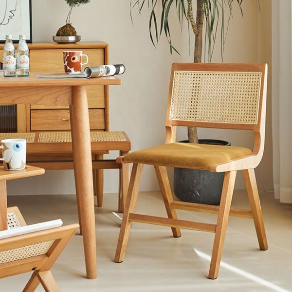Chaise à bras de salle à manger en bois massif et en rotin