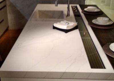 Bancadas cinzentas e brancas de quartzo amigável de Eco com superfície terminada afiada