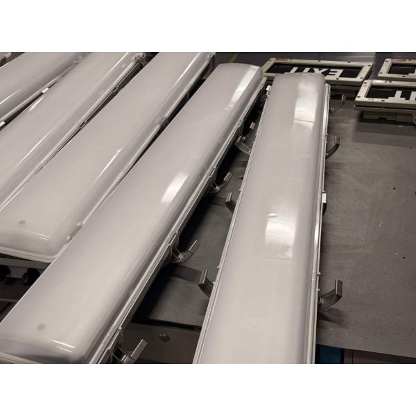 Flameproof LED Linear Light for Hazardous Location ATEX CE IP66 Rated 10W 18W 36W Replaceable Power Explosion Proof Lighting with Rechargeable Battery Backup