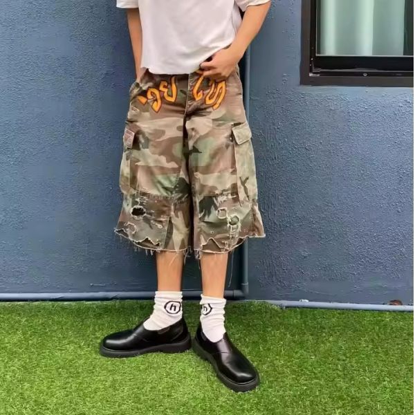 Fabricante personalizado ropa callejera cortada Dtg Impresión bolso de gran tamaño rasgado camuflaje camuflaje camuflaje pantalones cortos de carga para hombres