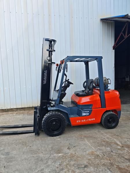 Used Toyota 30 Forklift 3 Tons 4 Meters Lifting Machine Dual Use Gas Lpg Secondhand Toyota Forklift