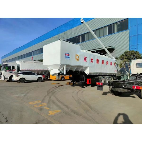 12m Euro6 Bulk Feed Semi Trailer Hydraulic Power Steering For Animal Food Transportation