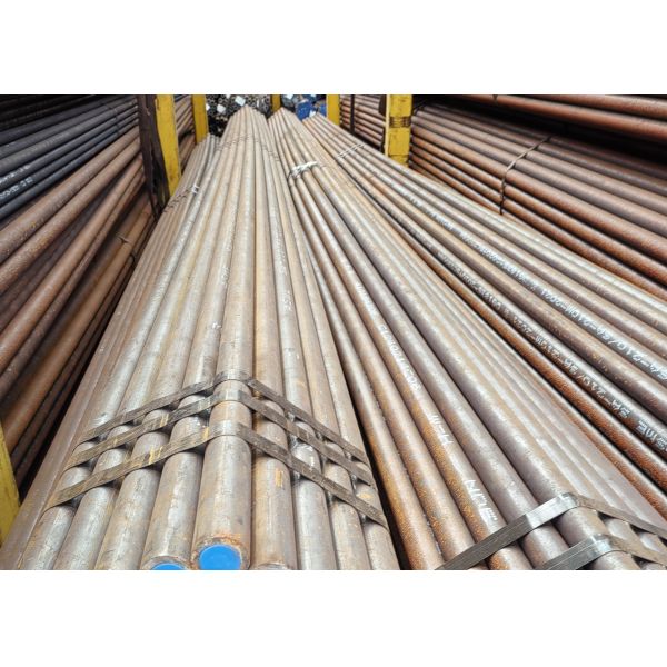 高品質の炭素鋼のシームレスボイラー鋼管合金鋼のシームレス鋼管