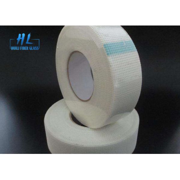 color blanco de la cinta auta-adhesivo de la fibra de vidrio de 60g 3*3m m para reparar las grietas de la pared