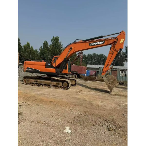 Couleur d'origine Utilisé Excavateur Doosan DX225LC-9C en excellent état