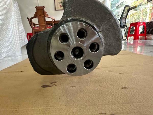 9360310101 BENZ エンジン クランクスhaft PRODUCT MODEL OM936は高品質の偽造材料で作られています