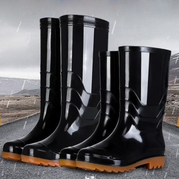 High Tube Rain Boots for Men Made of Plastic in Customized Color and Durable Material