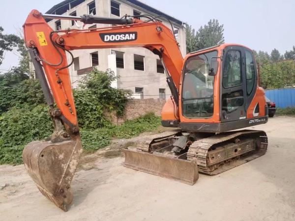 Produced in 2019 7ton 7.5ton Korean Used Doosan Dx75LC-9c Excavator Secondhand Doosan Dx75LC Mini Hydraulic Digger Low Price Low Hour for Sale