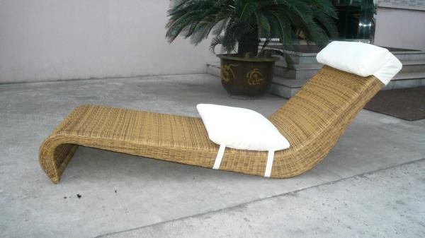 All Weather Dark Brown Rattan Sun Lounger For Home Balcony