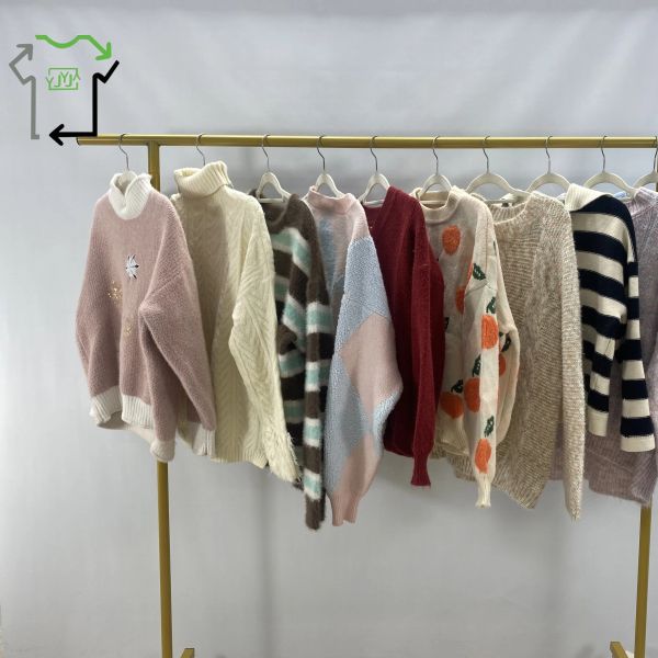 Comfortable Second Hand Pullover Sweater Warm Winter Fashion Hoodless Overcoat