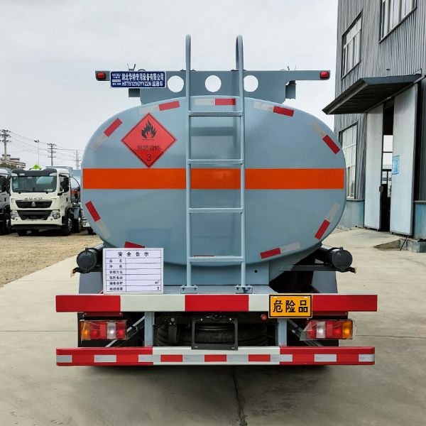 Howo Mini 5000L 5CBM Carbon Steel Fuel Oil Tanker Truck Bowser Gasoline Transport Chassis