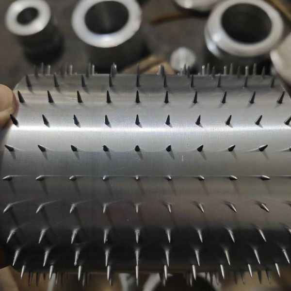 Rollo de perforación para las industrias de sacos tejidos Rollo de perforación para plástico de embalaje