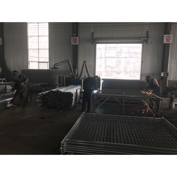 HDG temporary fence panels 2.1m*2.4m hot dipped galvanized to be 42 microns zinc layer OD 32mm tubing x 2.00mm thick
